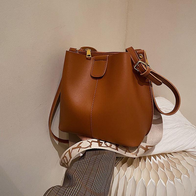 Simple Wide Shoulder Strap Bucket Bag - dfive's store