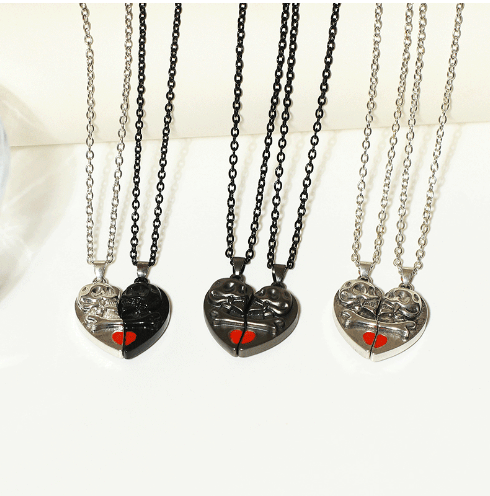 Heart-shaped Magnetic Stitching Love Skull Couple Necklace - dfive's store