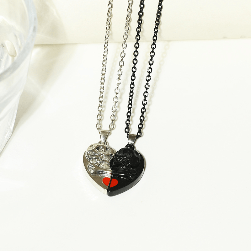 Heart-shaped Magnetic Stitching Love Skull Couple Necklace - dfive's store